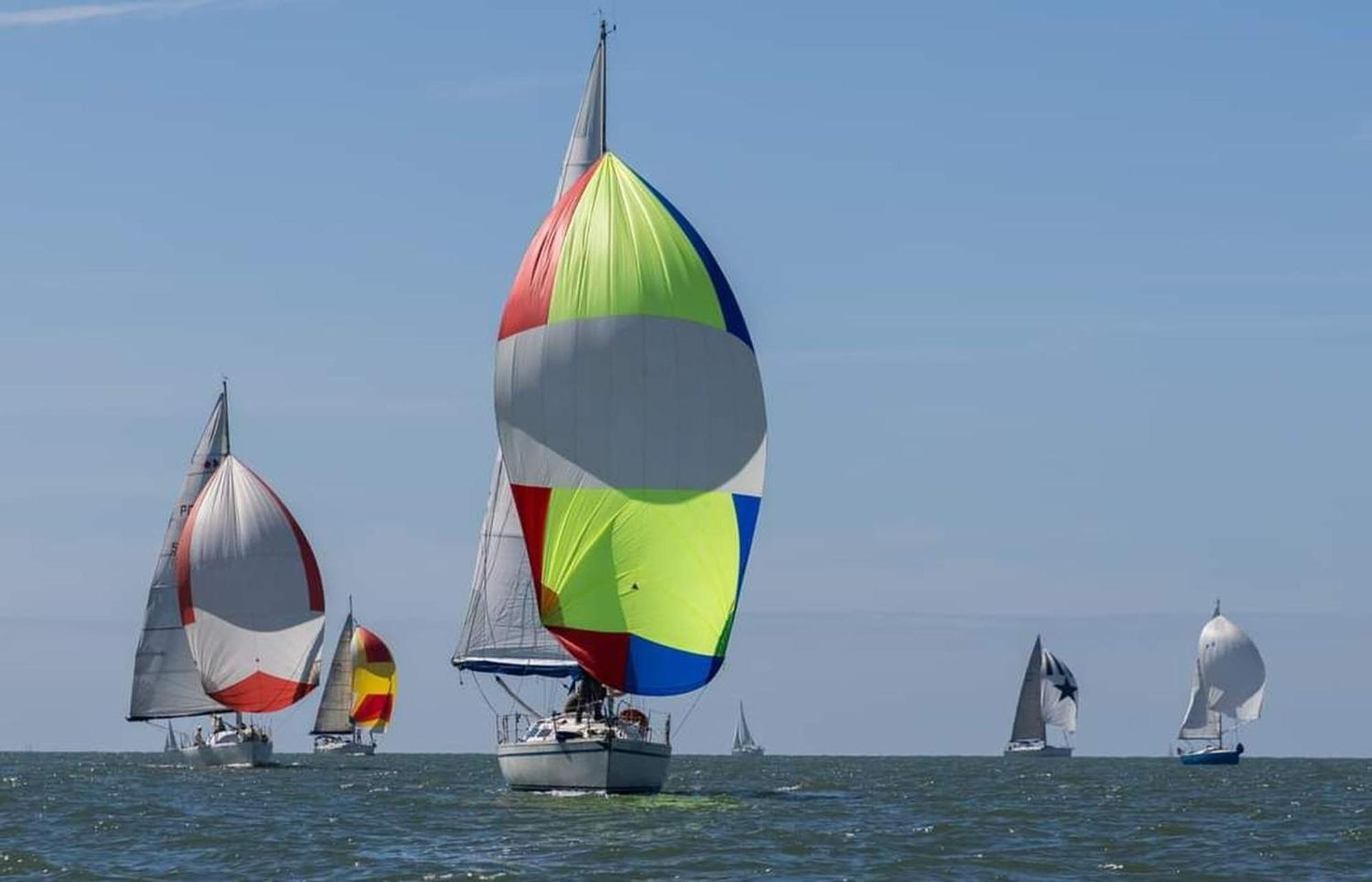 Be Local - Sleep Aboard The Santa Maria Sailing Boat In Lizbona
