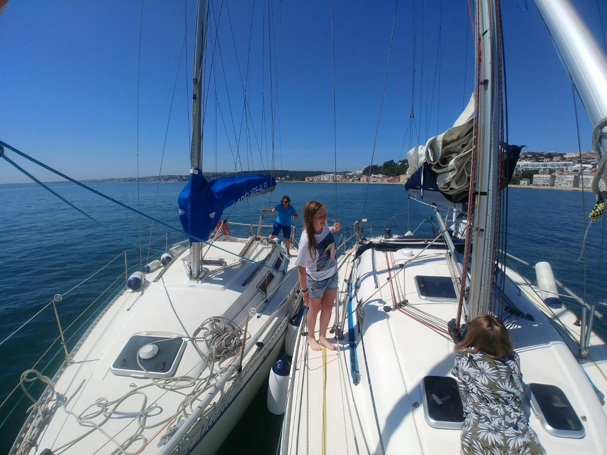 Be Local - Sleep Aboard The Santa Maria Sailing Boat In Lizbona
